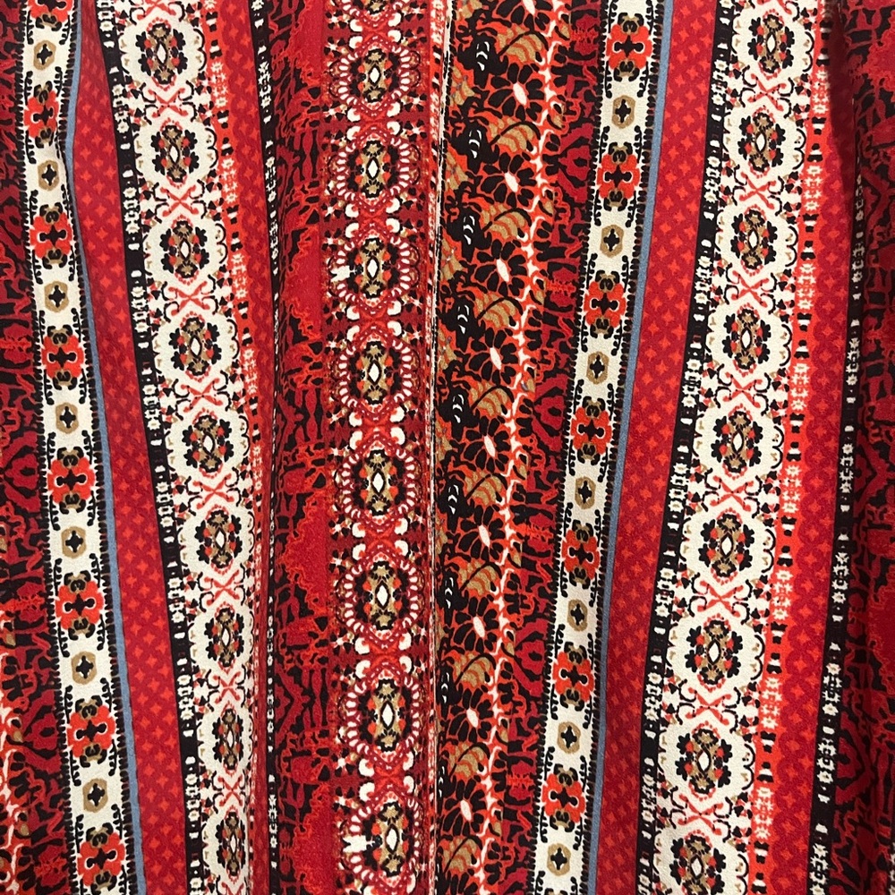 Red Patterned Long Sleeve Blouse - Picture 2 of 7